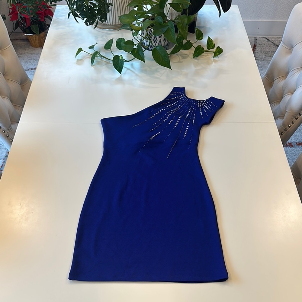 Elegant Blue One-Shoulder Dress
